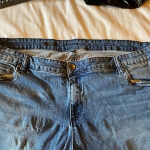 KUT Flare Jean *Flaw*